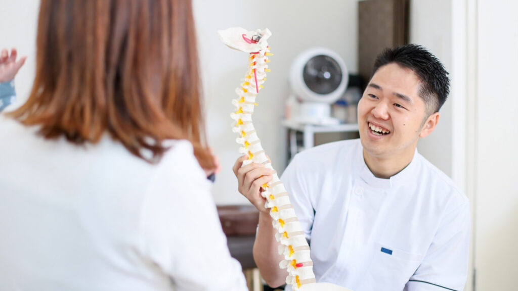 俊徳道整骨院のカウンセリングの様子